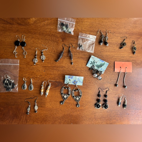 Earring bundle - Picture 4 of 10